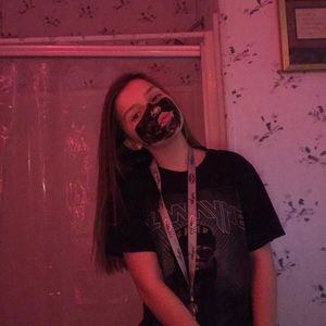 Meet your Posher, Alyson